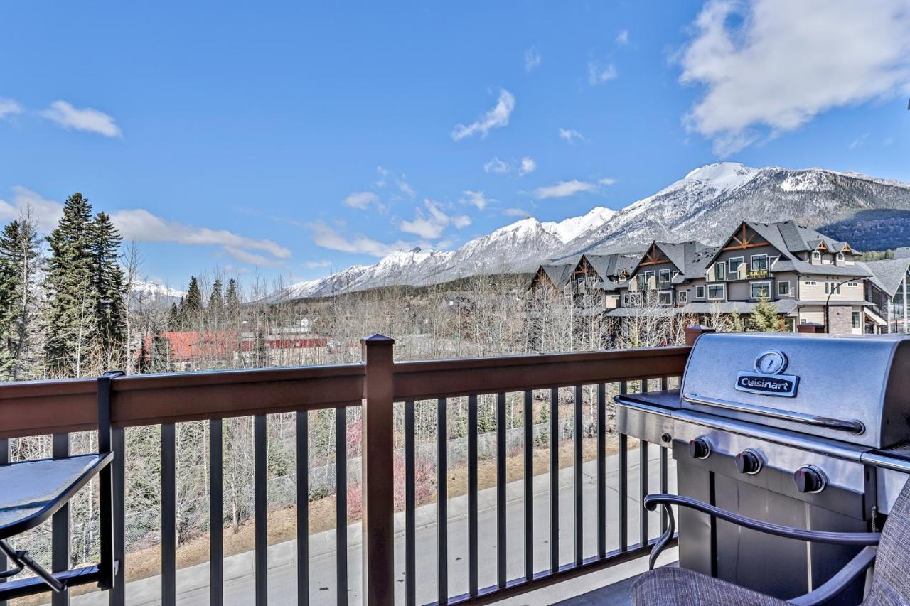 Spectacular Mountain View Corner Unit Pool Hot Tub Park Pass Apartman Canmore Kültér fotó