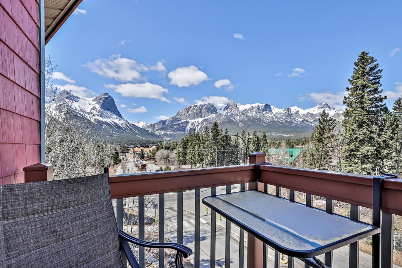 Spectacular Mountain View Corner Unit Pool Hot Tub Park Pass Apartman Canmore Kültér fotó