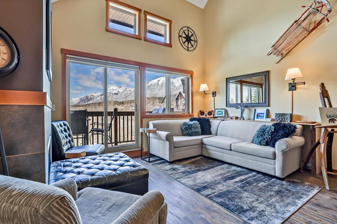 Spectacular Mountain View Corner Unit Pool Hot Tub Park Pass Apartman Canmore Kültér fotó
