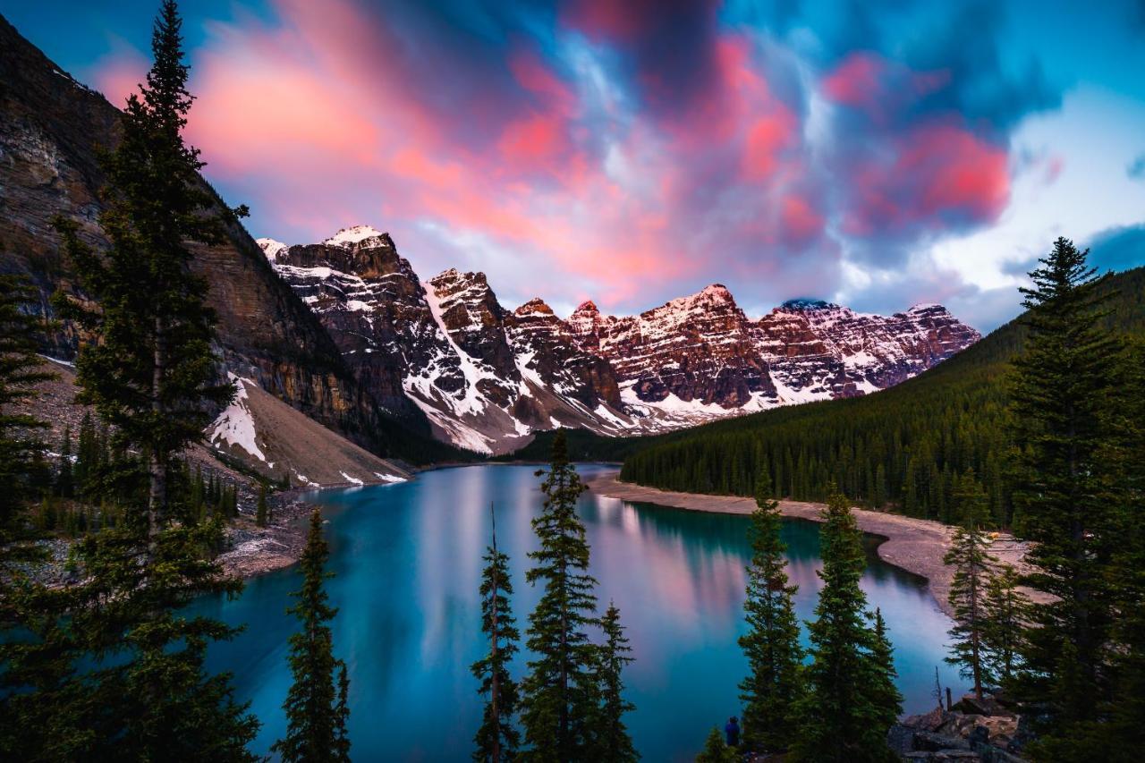 Spectacular Mountain View Corner Unit Pool Hot Tub Park Pass Apartman Canmore Kültér fotó